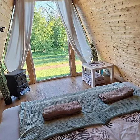 Luxury tent Szalas Izerskie: Górska Z Basenem I Placem Zabaw