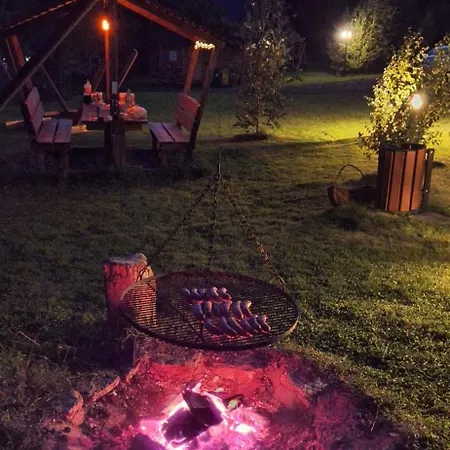 Szalas W Gorach Izerskich, Blisko Swieradow Zdroj I Zamek Czocha, Agroturystyka, Ogrzewanie, Klimatyzacja , Plac Zabaw, Ognisko Z Rusztem I Kijkami, Zywe Zwierzeta, Latem Basen * Mirsk