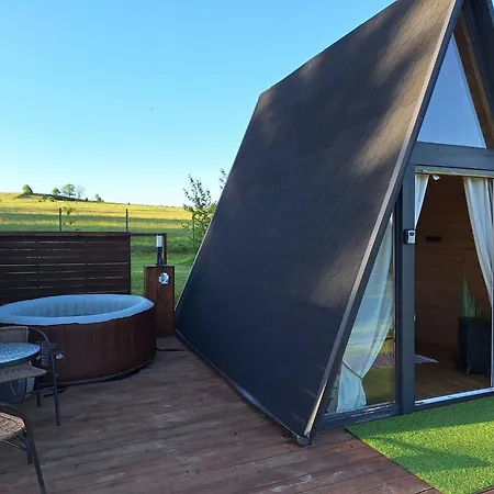 Luxury tent Szalas Izerskie: Górska Z Basenem I Placem Zabaw Mirsk